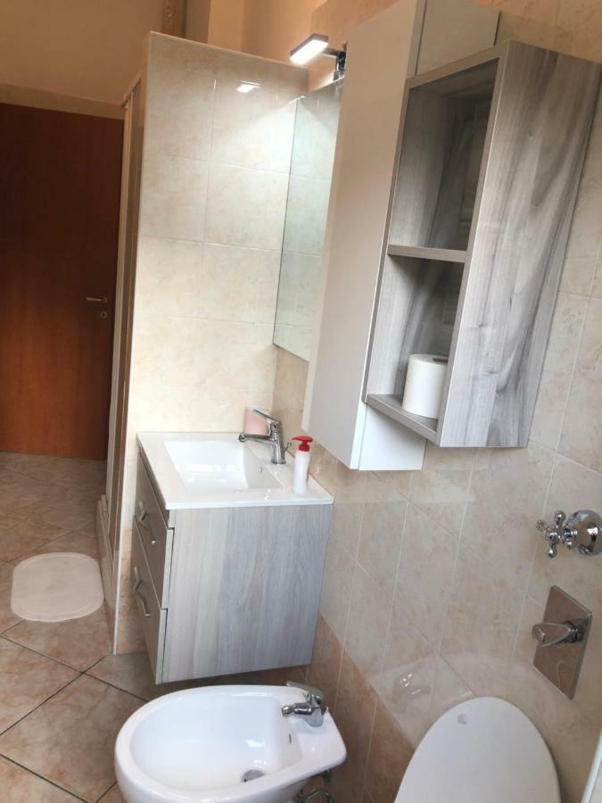 Appartamento Casa Sir Oliver Bollate Esterno foto